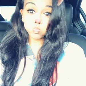 Meet your Posher, Halisha